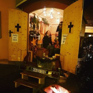 Schäferwagenkirche am Weihnachtsmarkt